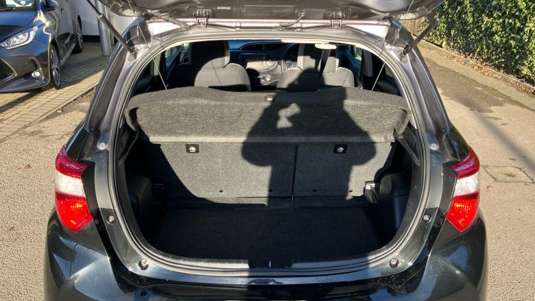 Toyota Yaris 1.5 Hybrid Y20 5dr CVT [Bi-tone] Hybrid Hatchback